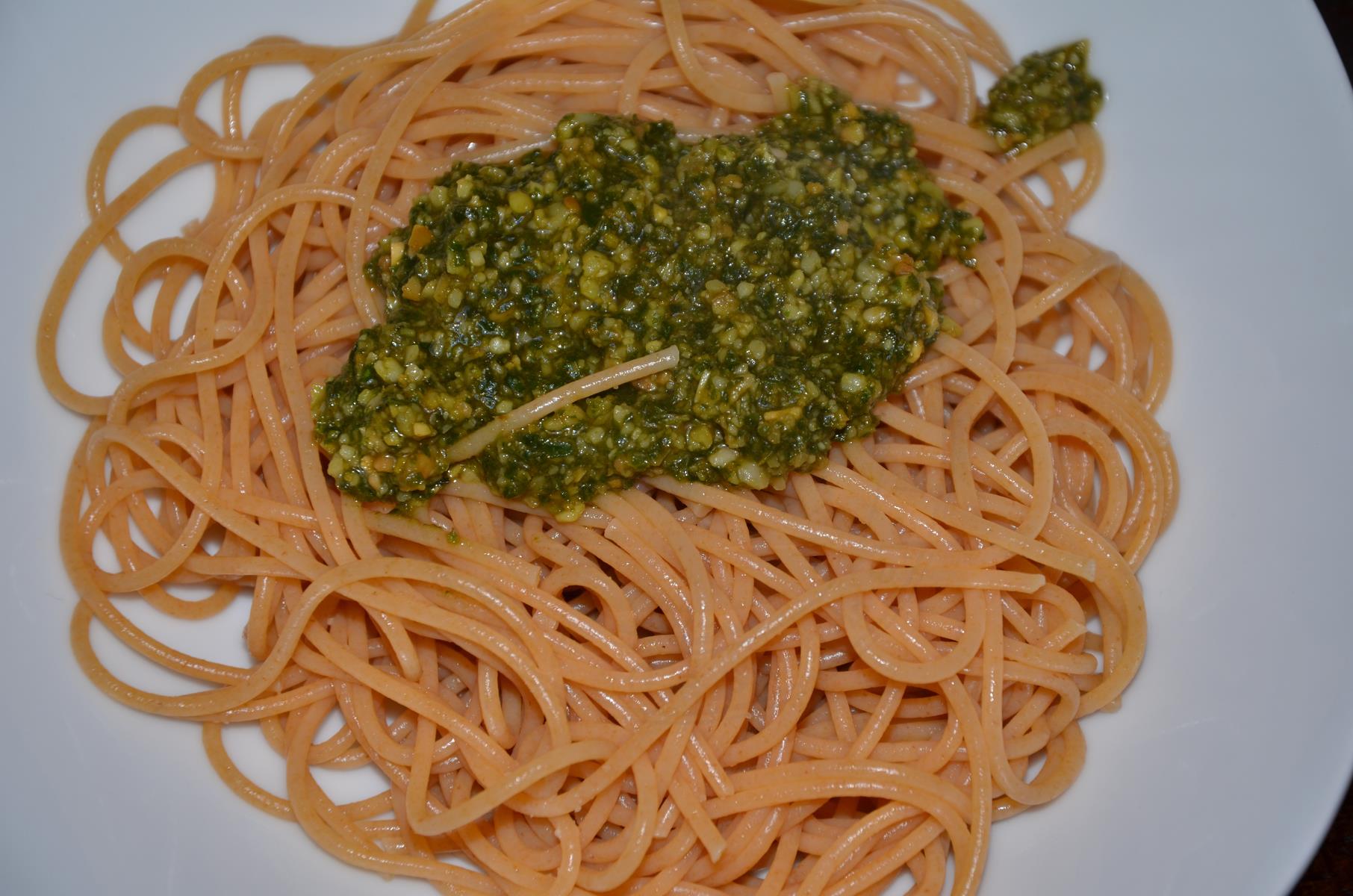 Basilikumpesto – Der Klassiker aus besten Zutaten – Natürlicher ... Basilikumpesto – Der Klassiker aus besten Zutaten – Natürlicher ...