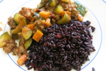 Zucchini Hackfleischpfanne und schwarzer Reis (44)