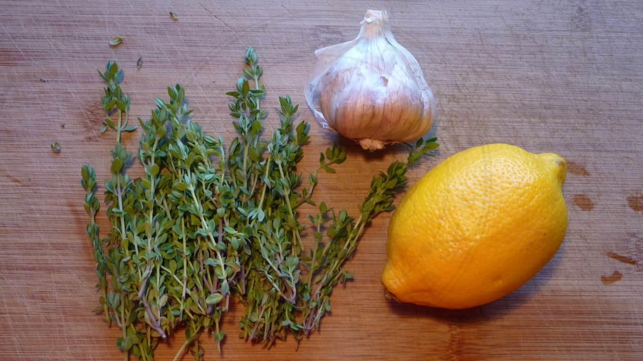 Dorade vom Holzkohlegrill – Im Ganzen gegrillt – Eine mediterrane ...