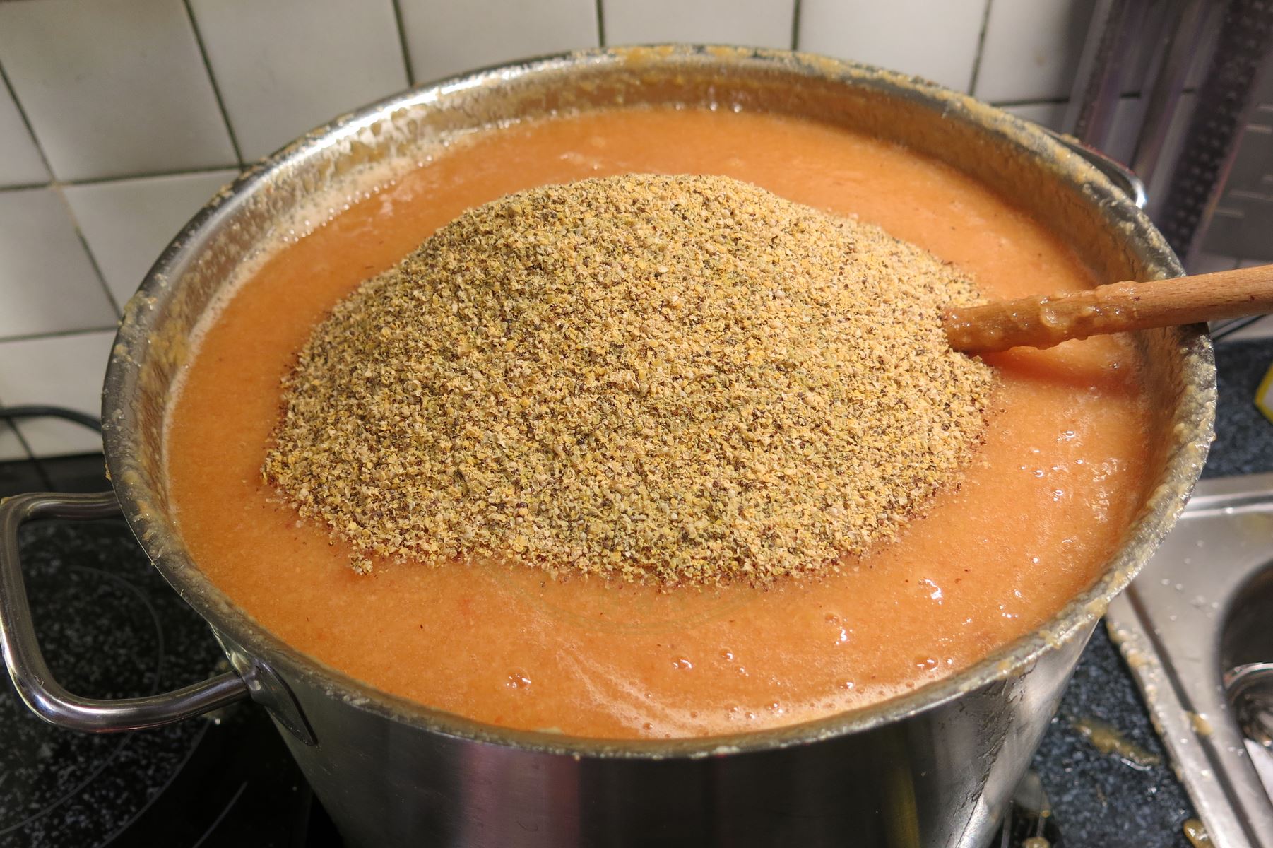 Quitten-Senf-Sauce – Perfekt zu gutem Käse – Regionale Köstlichkeiten ...