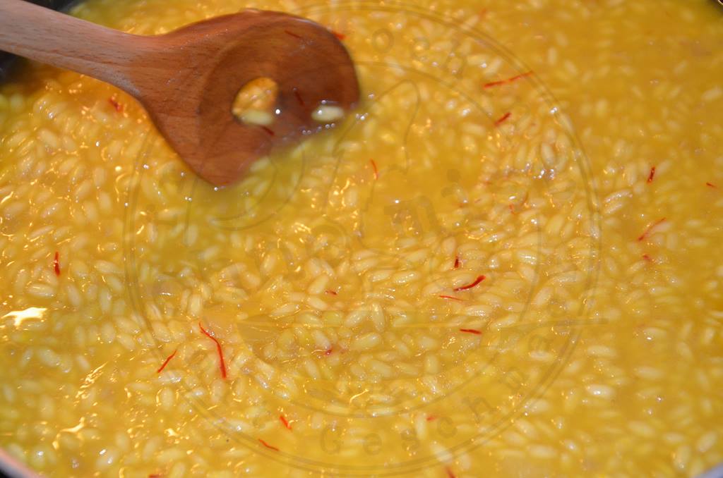 Risotto alla Milanese Italienisches Nationalgericht und feine Beilage