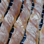 Rustikales Wurzelbaguette – Bio-Brot einfach selber backen