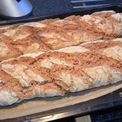 Deftiges Buttermilch-Brot – Mit Dinkel, Roggen und etwas Kümmel – Rustikal und deftig – Prima zu kräftigem Käse, Wurst und Schinken